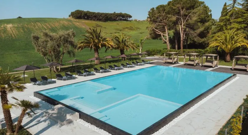 Pietra Bianca Hotel - Image 1