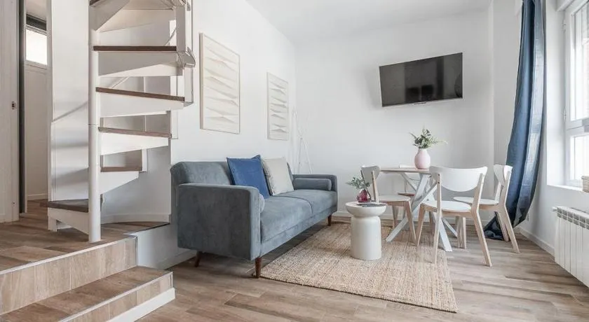 Bright duplex - 3 Bdrs 2 Baths - Chamberí - Image 1