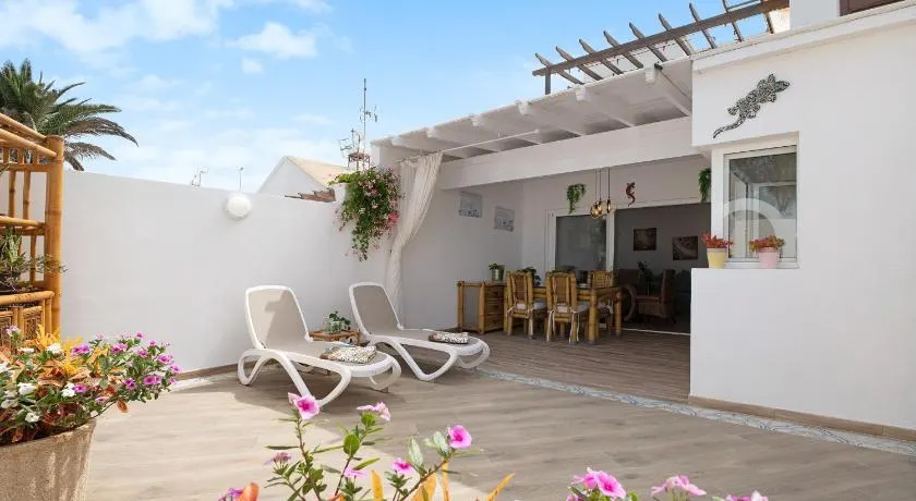 Casa de férias 'Casa Jardín' com vista para a montanha, terraço privado e Wi-Fi - Image 1