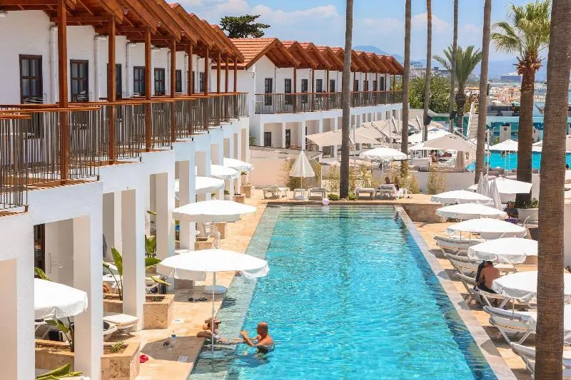 Banana Beach Hotel - Image 1
