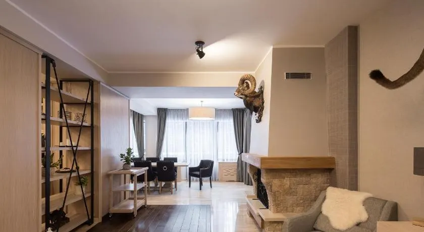 Chalet Alpina - Image 1