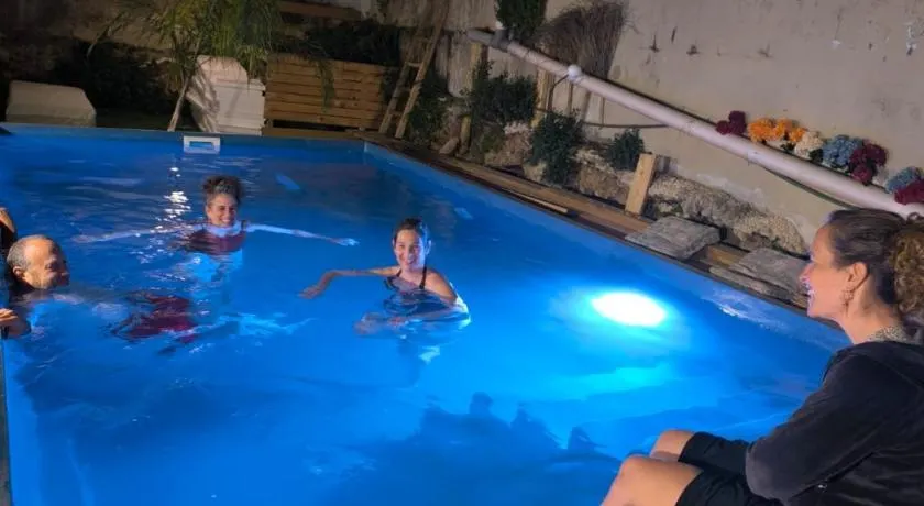 guest house אשראם בכרמל - אכסניה - Image 1