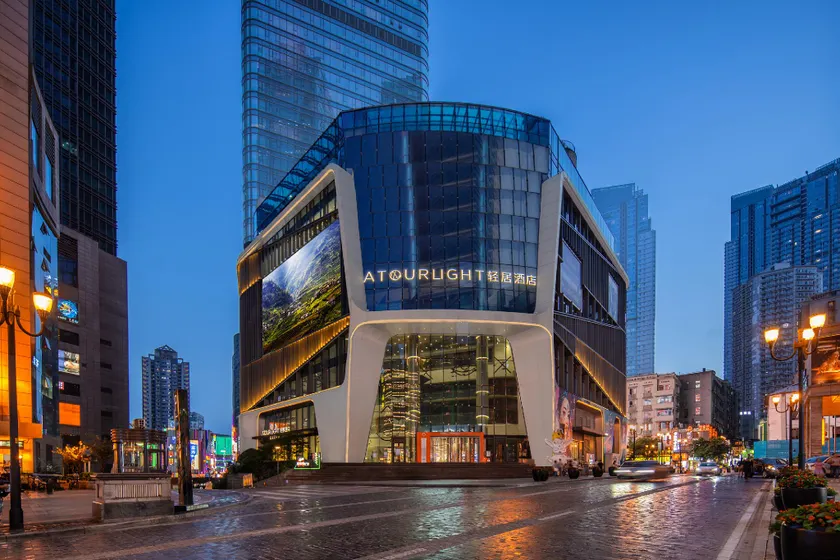 Atour Light Hotel Chongqing Jiefangbei Jiaochangkou Metro Station - Image 1