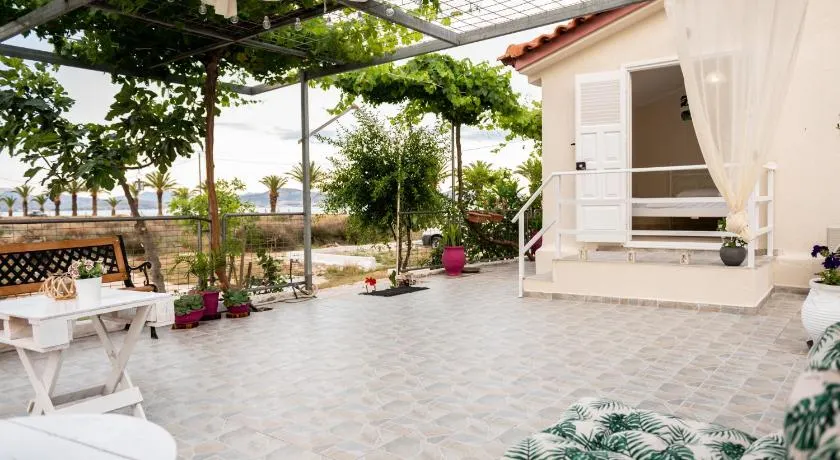 Sea View Residence - Image 1