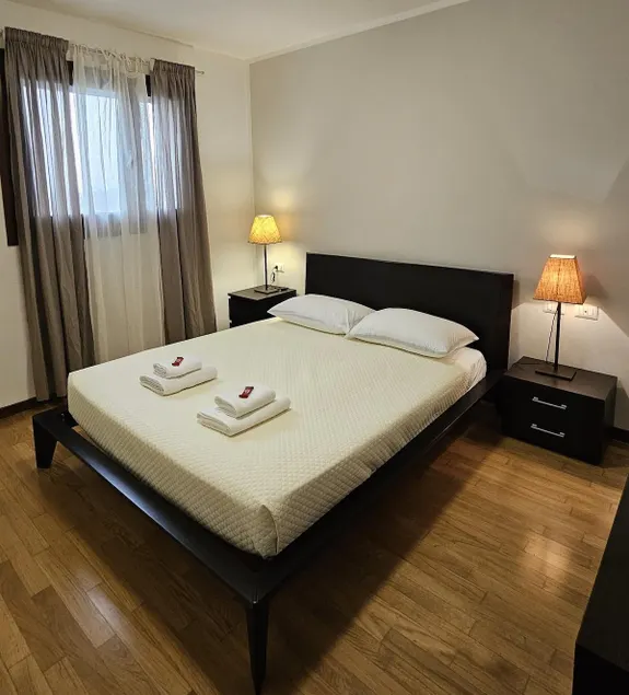 Bicocca, Free PARKING, Private Garage, Metro M5 200m, Garden, Kids & Pet Friendly - Image 1