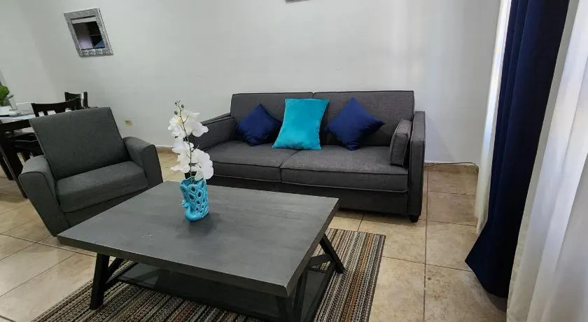 Casa céntrica, en privada con acceso controlado - Image 1