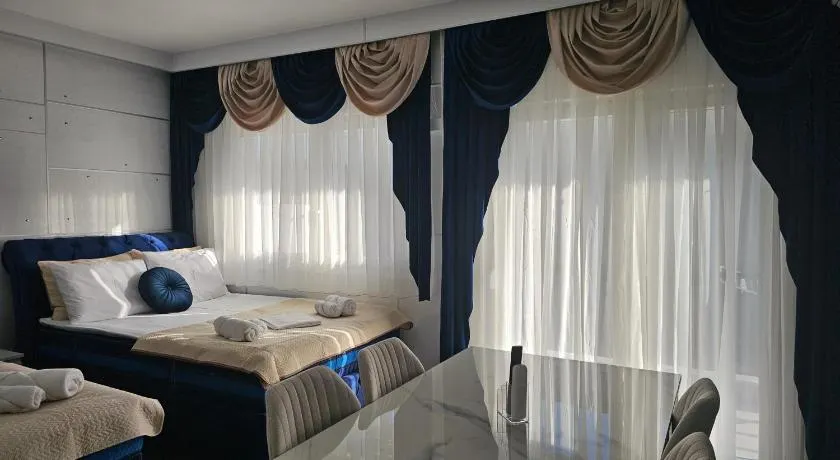 Tania Apartments - Image 1