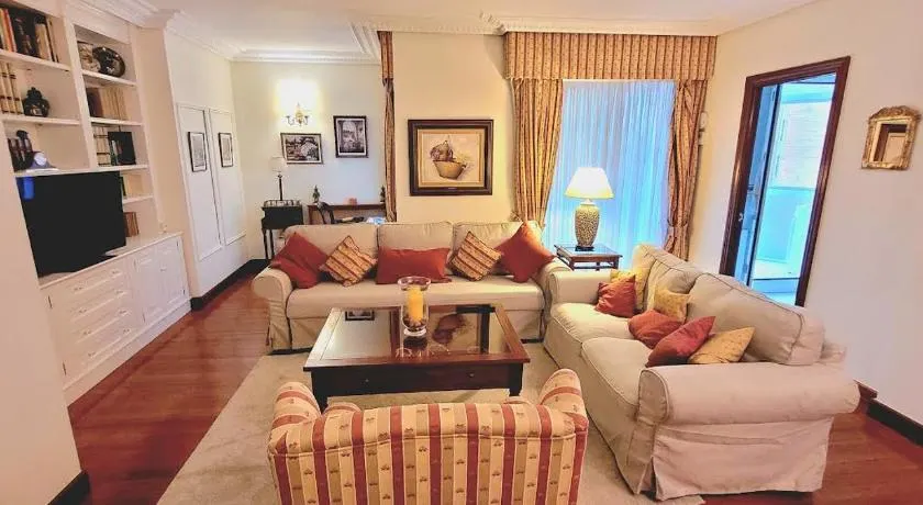 Apartamento Lujo WiFi Algorta Getxo - Image 1