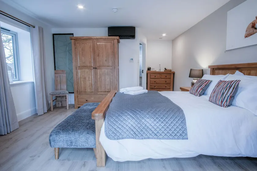 Suite 7 - Sleeping Giant Hotel - Pen Y Cae Inn - Image 1
