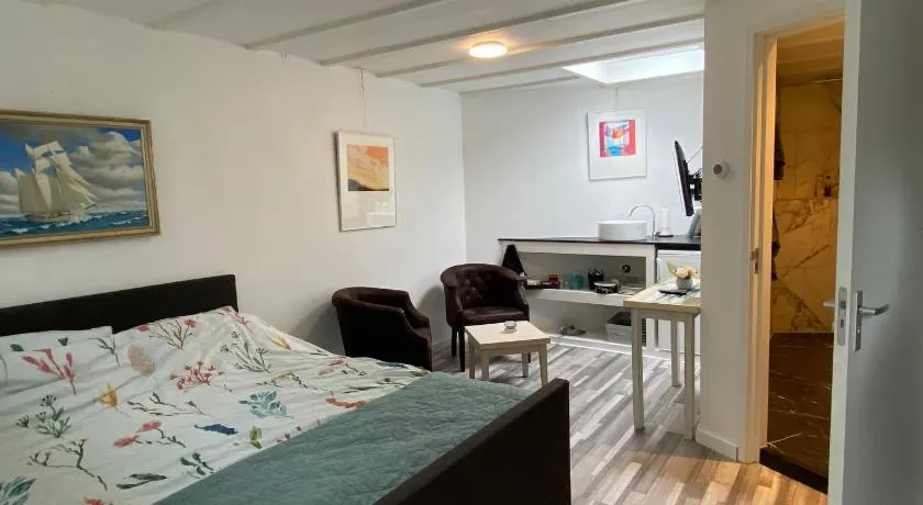 Studio Bergen - Image 1