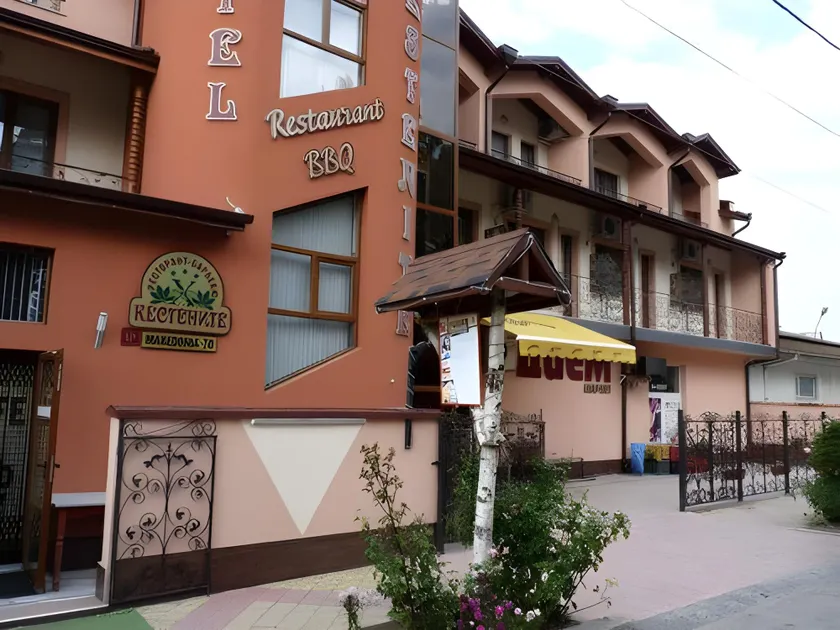 Kestenite Family Hotel - Image 1