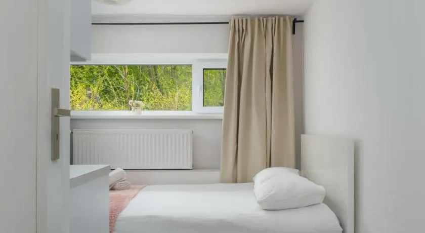 New Apartment On Batorego, Metro, Centre , Wi-Fi - by HIK Apartments - Image 1