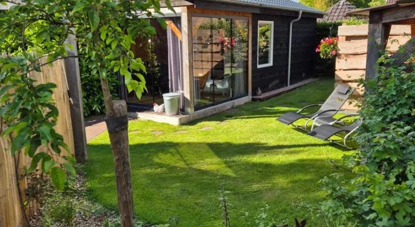 Tinyhouse met Hot Tub en ruime privé tuin - Image 1
