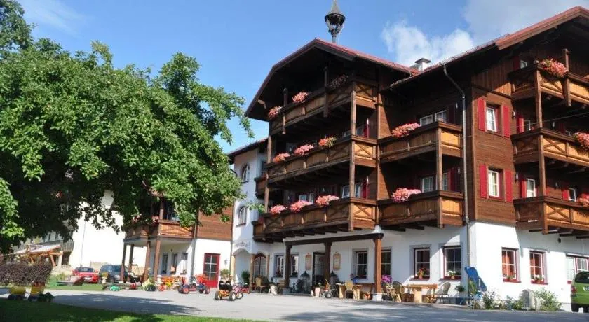 Peterbauerhof - Image 1