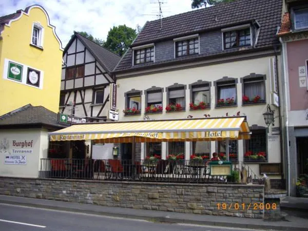 Hotel im Burghof - Image 1