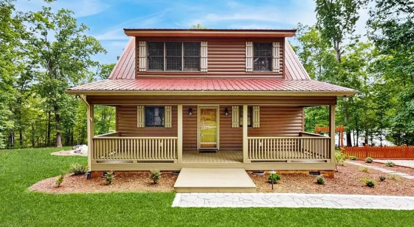 The Cozy Cabin on Lake Gaston - Image 1