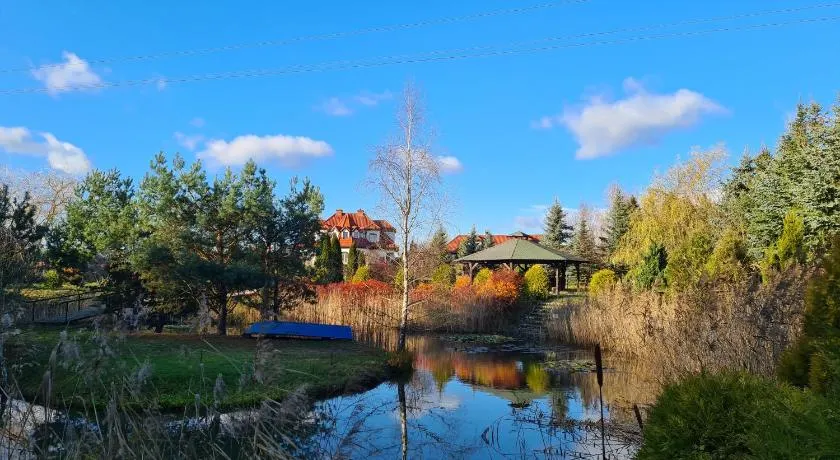 Hotelik pod różą - Image 1