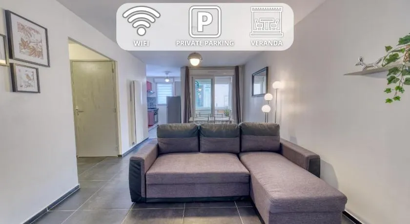 Chez Lecomte - Parking - Image 1