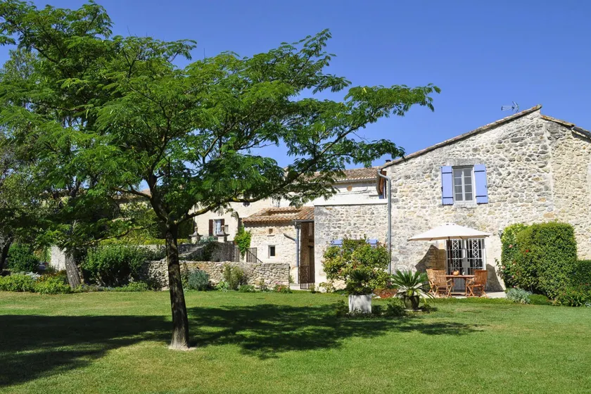Charming Stone House with Terrace - Image 1