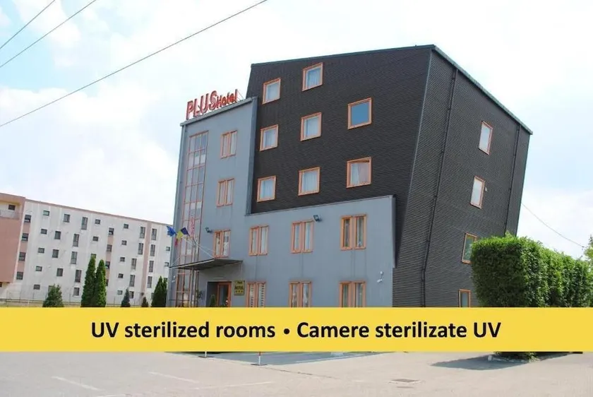 Plus Hotel - Image 1