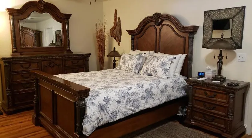 Yosemite Foothill Retreat - Private Guest Suite #3 - Image 1