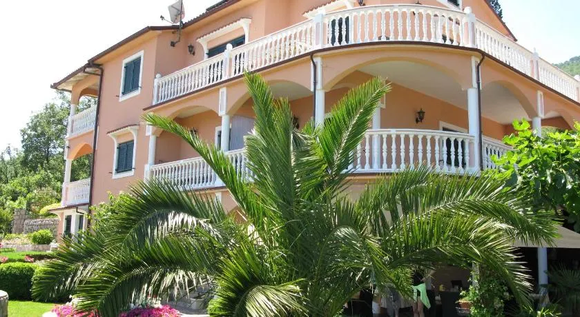Bed and Breakfast Villa Iris - Image 1