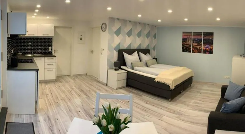 Modern apartment especially suited for business consultants I close to Telekom, UN Campus I public transport nearby I reserved parking - Image 1