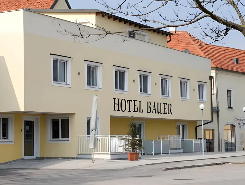 Hotel Bauer - Image 1