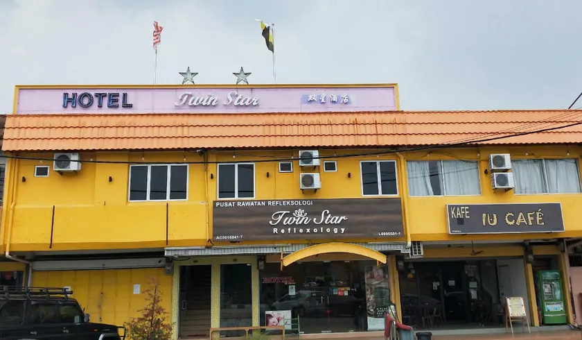 Twin Star Hotel - Image 1
