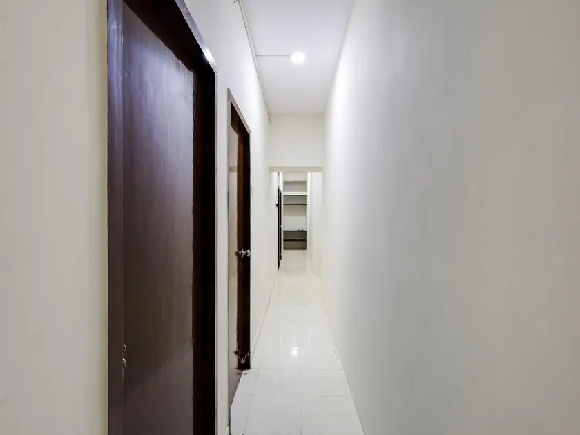 Hotel O Valasaravakkam - Image 1