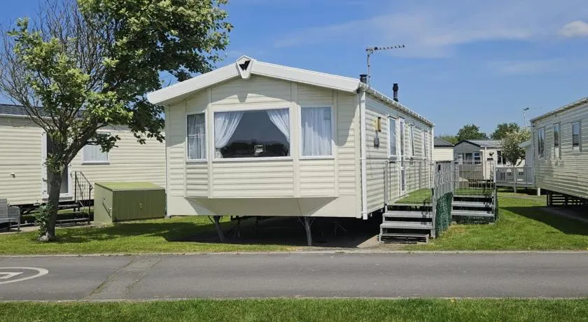6 Berth on John Fowlers (Sandy Glade) Brean - Image 1