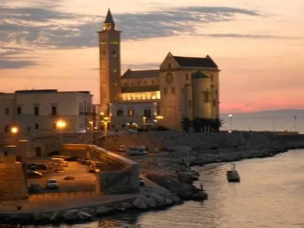 Porto Trani - Image 1