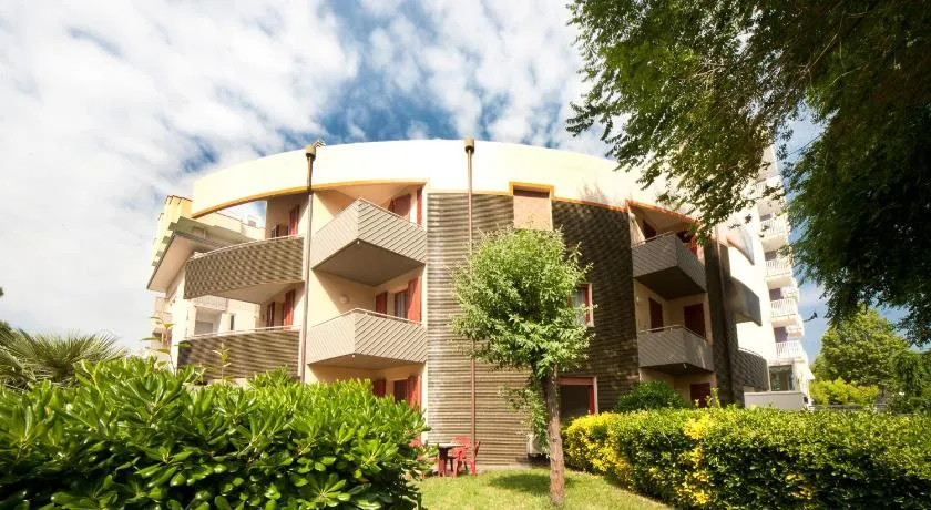 Aris Residence - Image 1