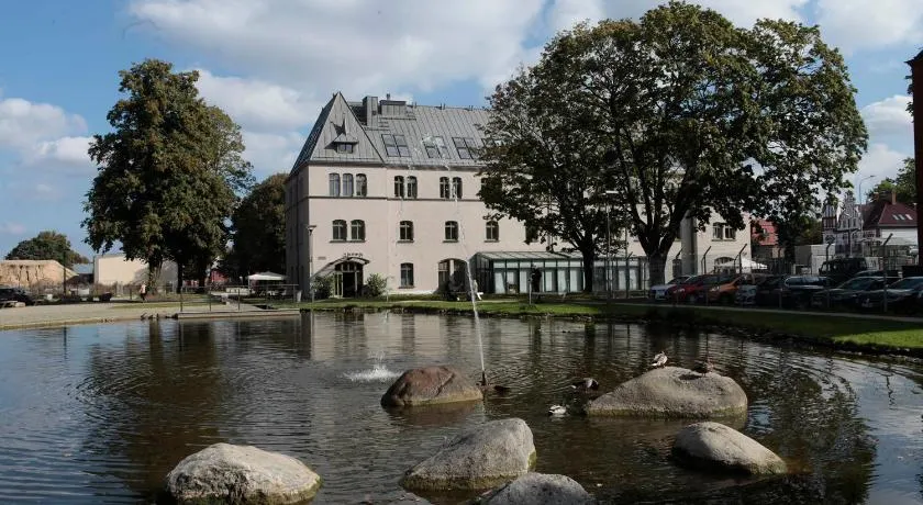 Lofty Kampus Garnizon - Image 1