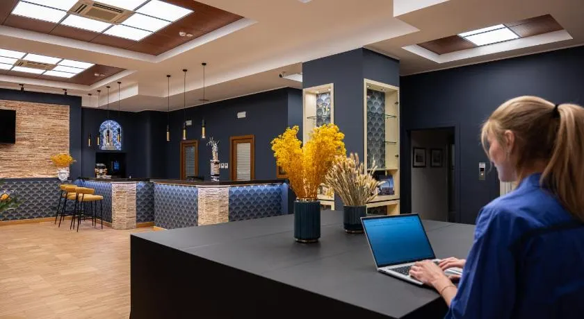 Hotel Moderno - Image 1