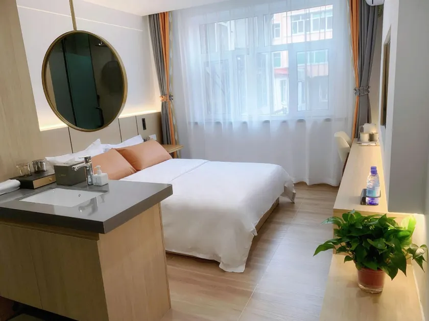 Temperature Hotel - Image 1