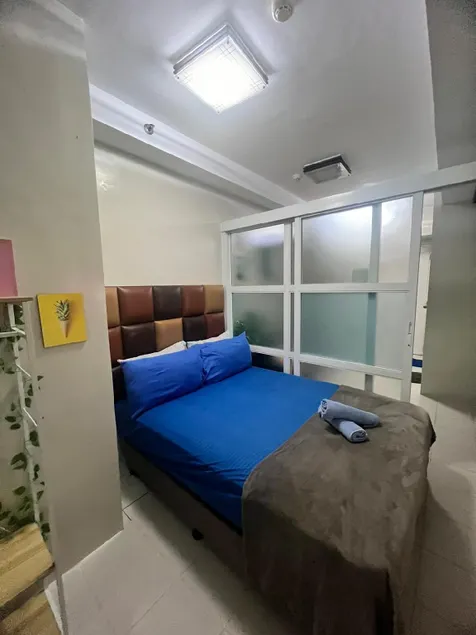 Netflix and Unli WIFI!!! The Elchies Room at Tagaytay Prime Residence - Image 1