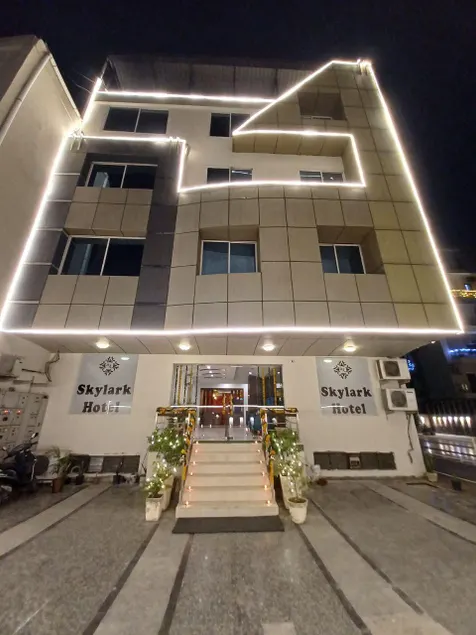 Skylark Hotel by Gabrian Hotels - Image 1