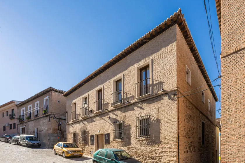 Dobo Azacanes Hostal - Image 1