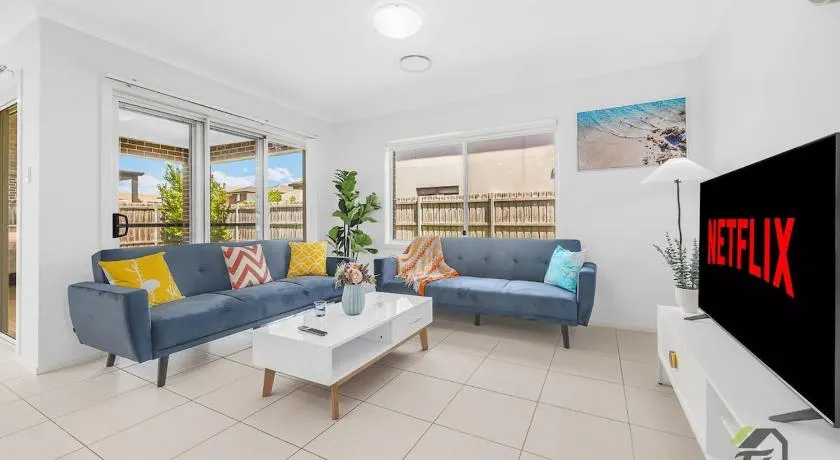 Five Bedrooms Near Schofields Station Direct Access to Sydney University & Parramatta - Image 1