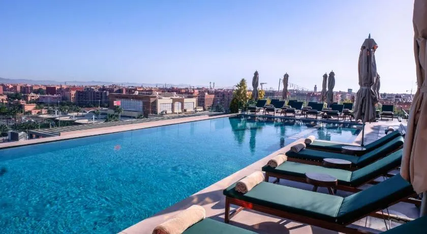 Longue vie Hotels - Image 1