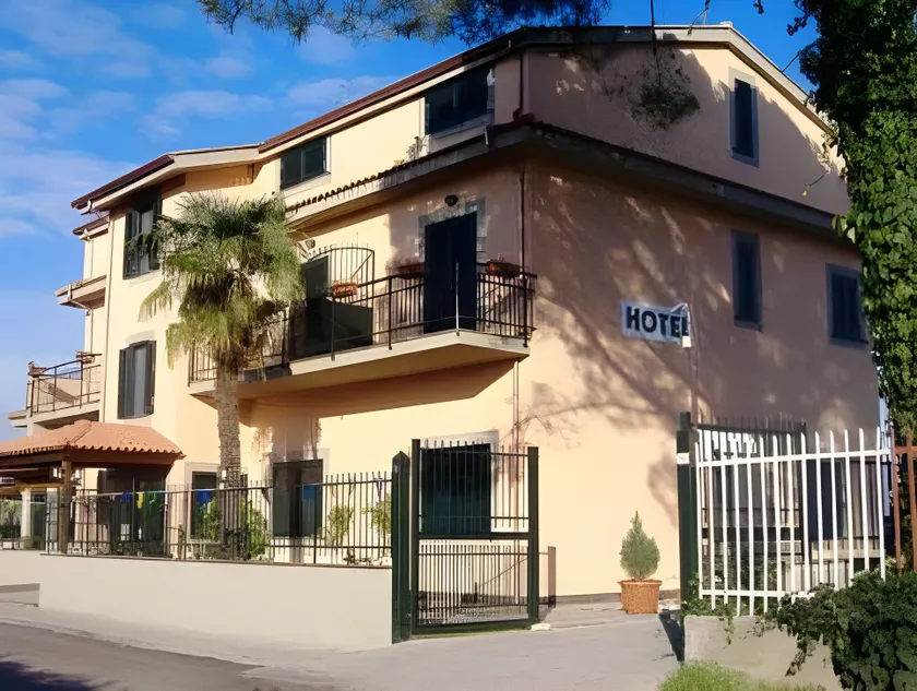 Hotel Dei Tartari - Image 1