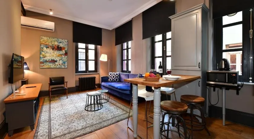 Balkon Residence - Image 1