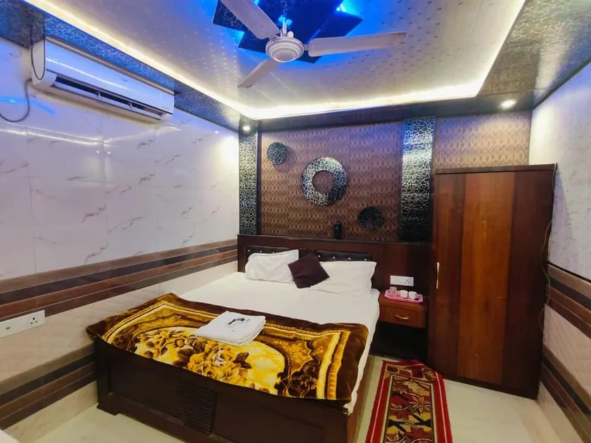 Goroomgo Hotel Hanuman Near Ram Mandir Ayodhya - Image 1