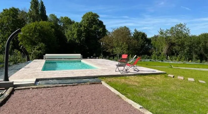 Gîte luxueux avec piscine, spa, jardin et équipements de loisirs à Sargé-lès-le-Mans - FR-1-410-437 - Image 1