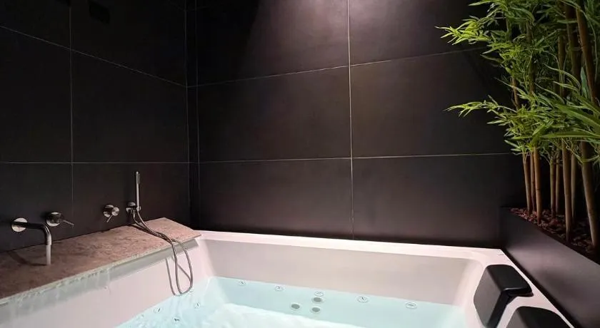 B Suite Spa - Image 1