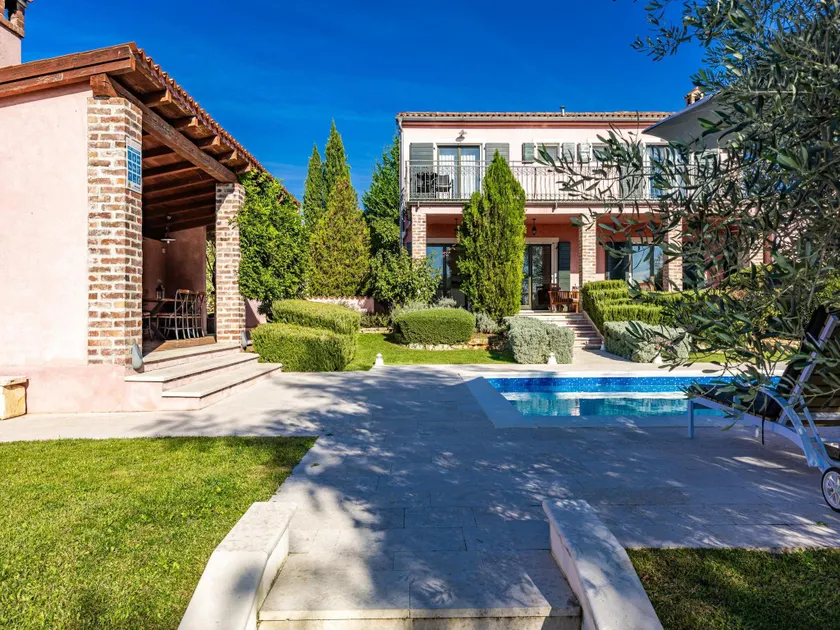 Idyllic Istrian Escape with Pool - Image 1