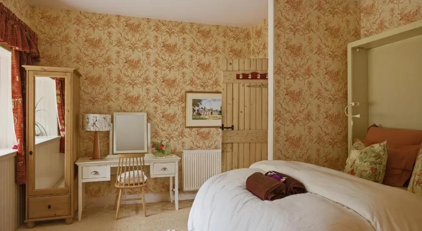 The Archway Suite - Image 1