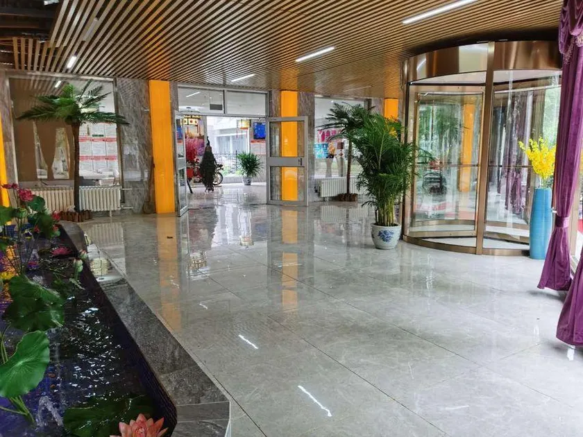 Holiday Inn Beijing elegant Manor - Image 1