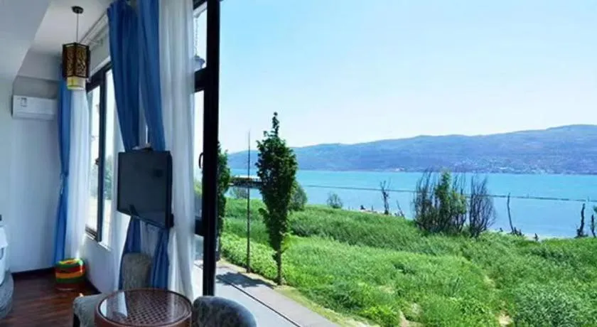 Erhaike Seaview Inn - Image 1
